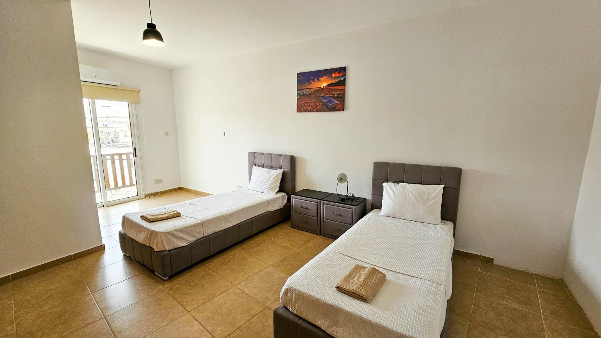 Sky Line City Apartment, 150M From Chabad Lubavitch Lárnaka Kültér fotó
